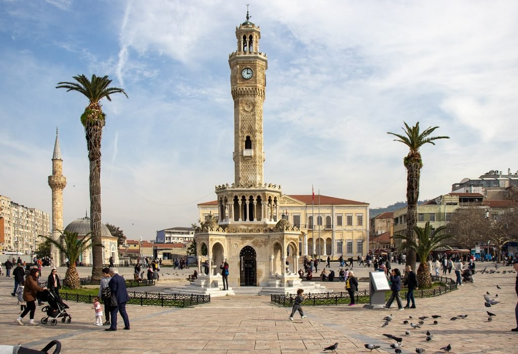 21–31 Temmuz’da İzmir: Açık hava sineması, gün batımı konserleri ve serin saatler için kültür rotaları
